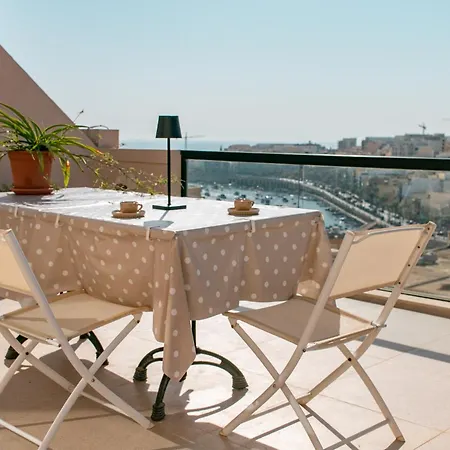 Sea View Penthouse * 마르사스칼라